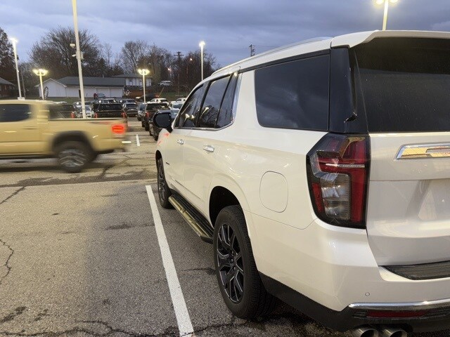 2024 Chevrolet Tahoe Premier photo 2