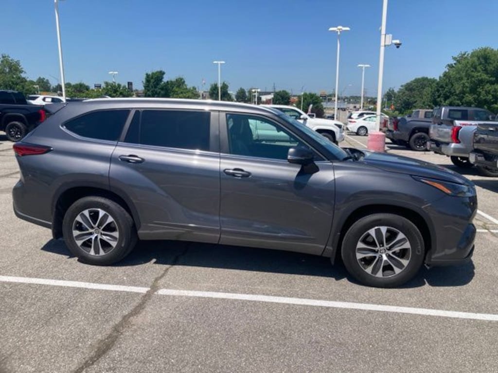 Used 2023 Toyota Highlander XLE SUV