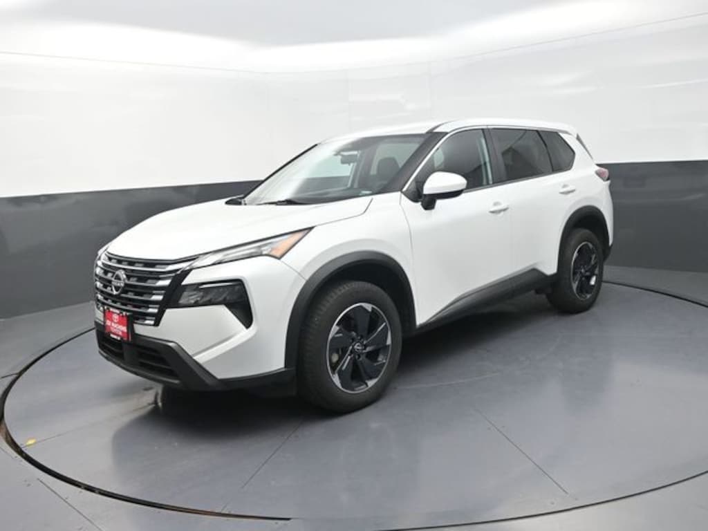 Used 2024 Nissan Rogue SV SUV