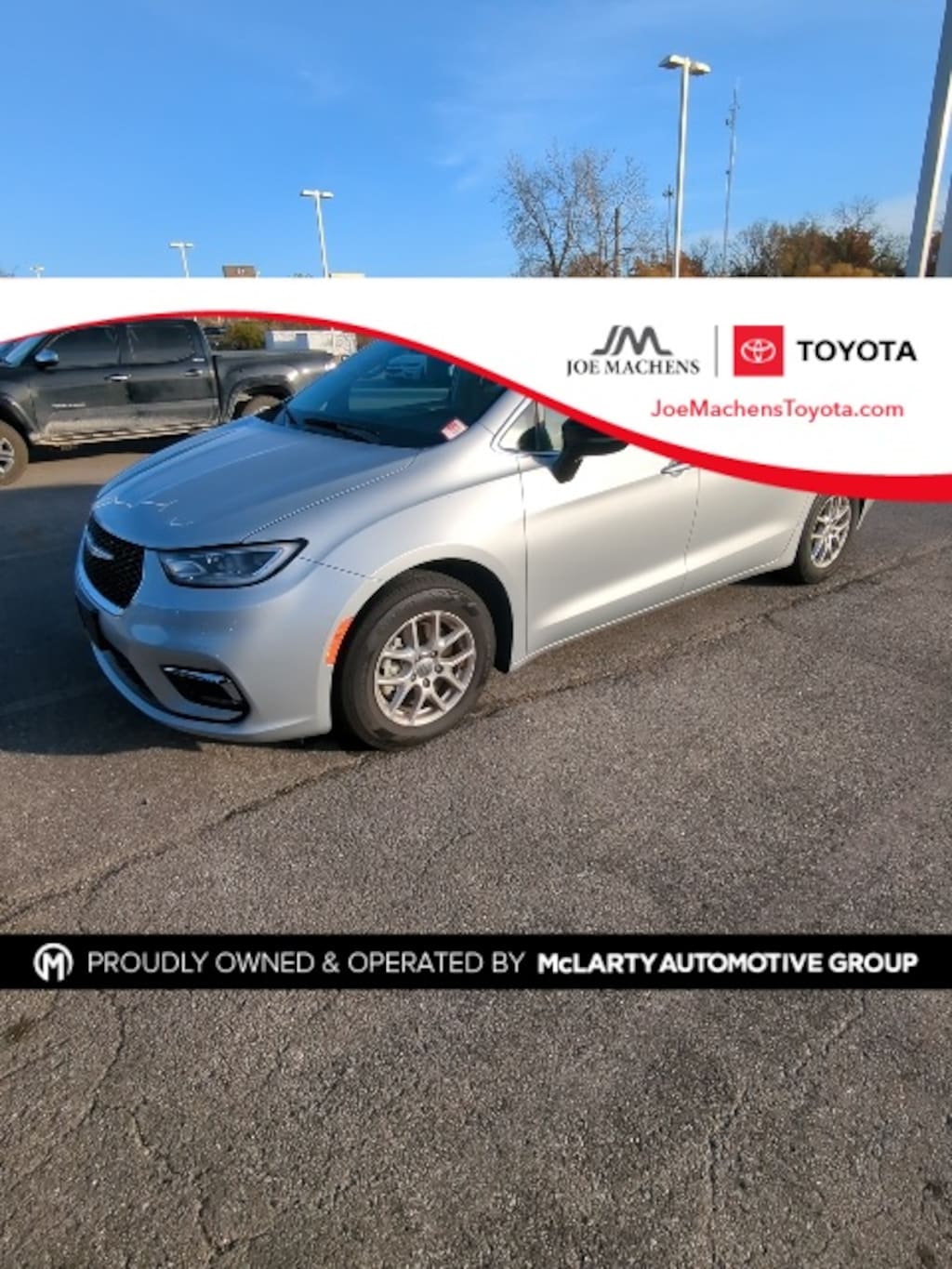 Used 2024 Chrysler Pacifica Touring L Minivan/Van