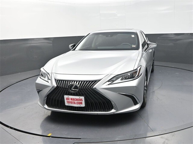 2019 Lexus ES 350 photo 2