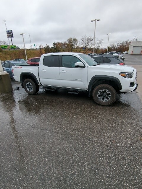 2023 Toyota Tacoma TRD Off-Road V6 photo 3