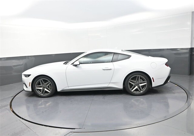 2024 Ford Mustang EcoBoost photo 4