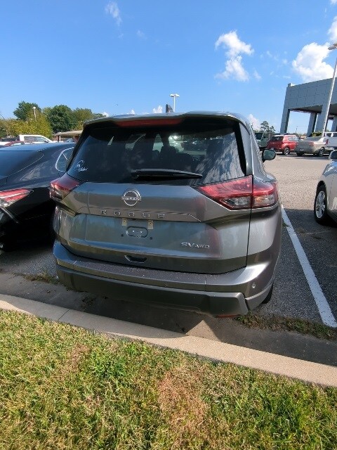 2024 Nissan Rogue SV photo 2