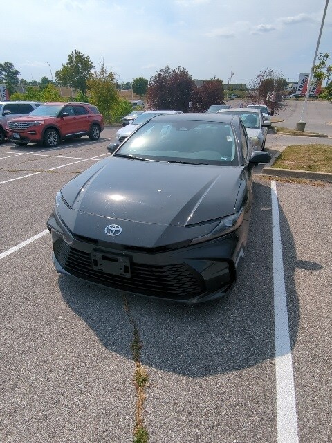 2025 Toyota Camry LE photo 4