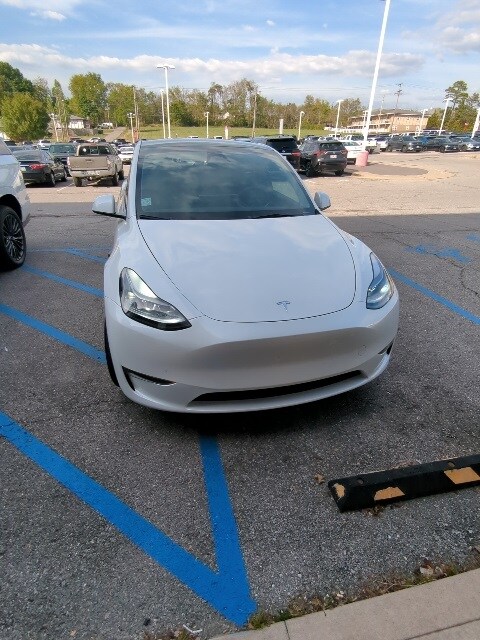2023 Tesla Model Y Long Range photo 3