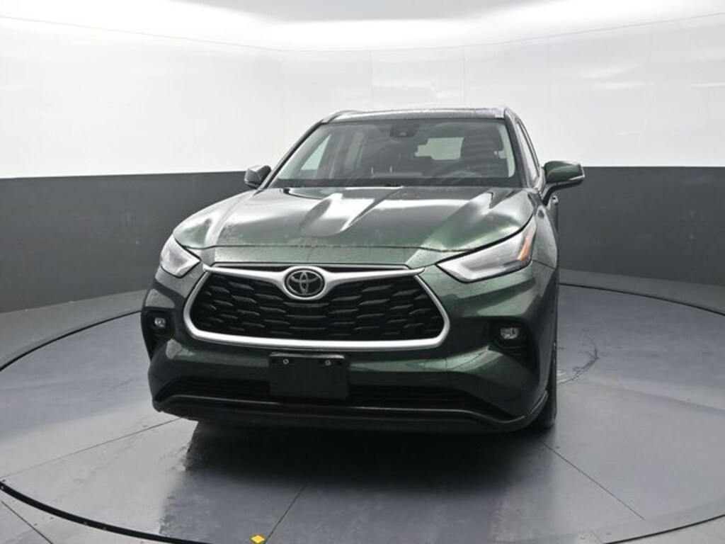 Used 2025 Toyota Highlander XLE SUV