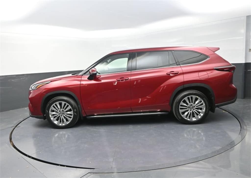 Used 2026 Toyota Highlander Platinum SUV