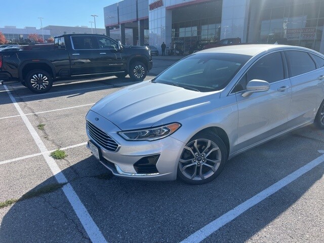 2019 Ford Fusion SEL photo 2