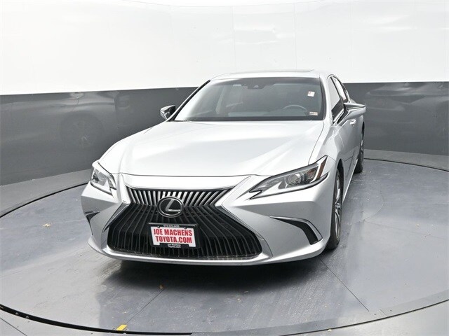 2019 Lexus ES 350 photo 2