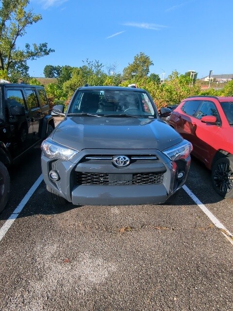 2024 Toyota 4Runner SR5 Premium photo 2
