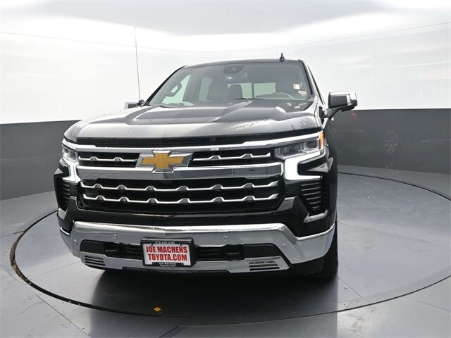 2023 Chevrolet Silverado 1500 LTZ photo 2