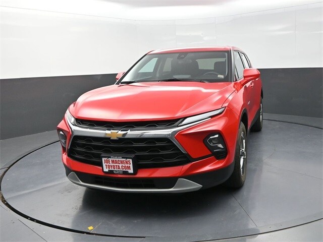2023 Chevrolet Blazer 2LT photo 2