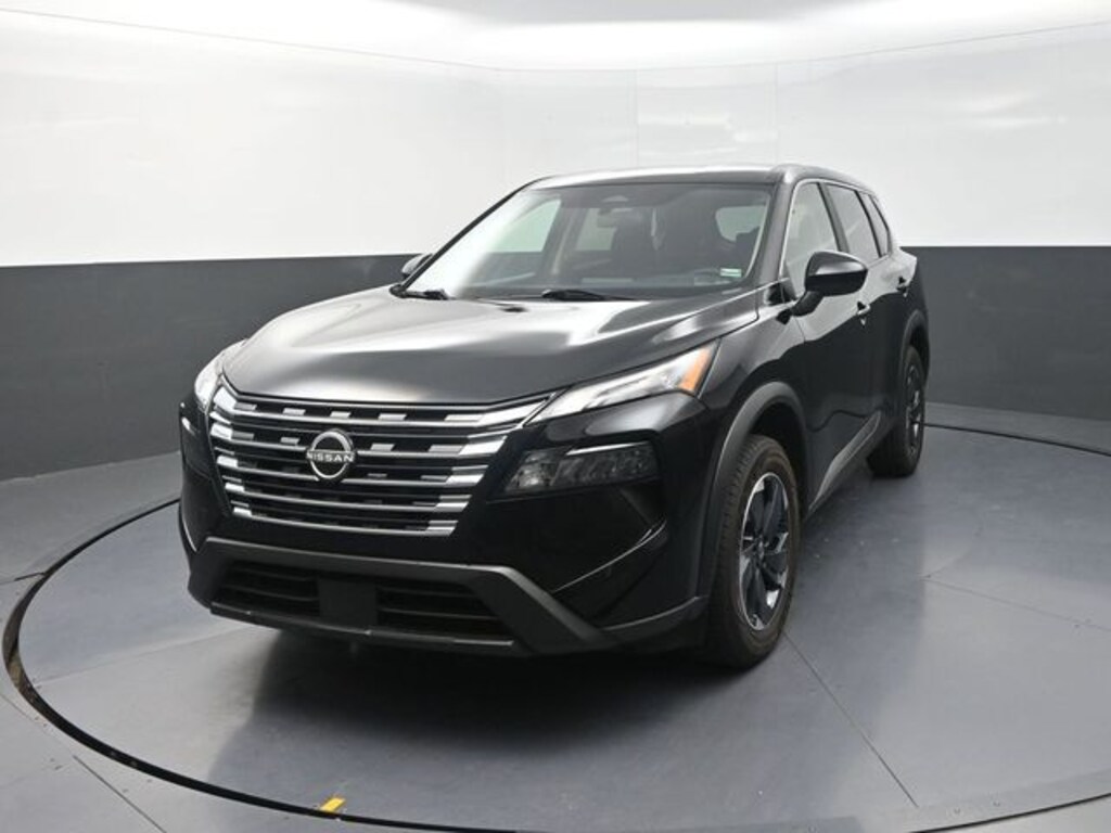 Used 2024 Nissan Rogue SV SUV