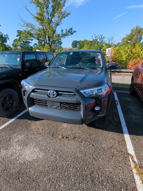 2024 Toyota 4Runner SR5 Premium photo 2