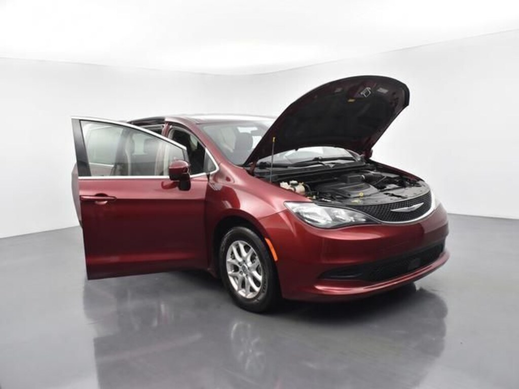 Used 2022 Chrysler Voyager LX Minivan/Van