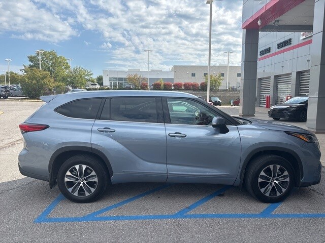 2020 Toyota Highlander XLE photo 4