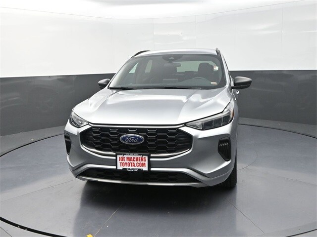 2024 Ford Escape ST-Line photo 2