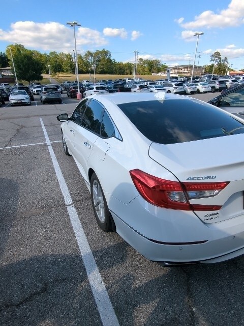 2019 Honda Accord Touring 2.0T photo 4