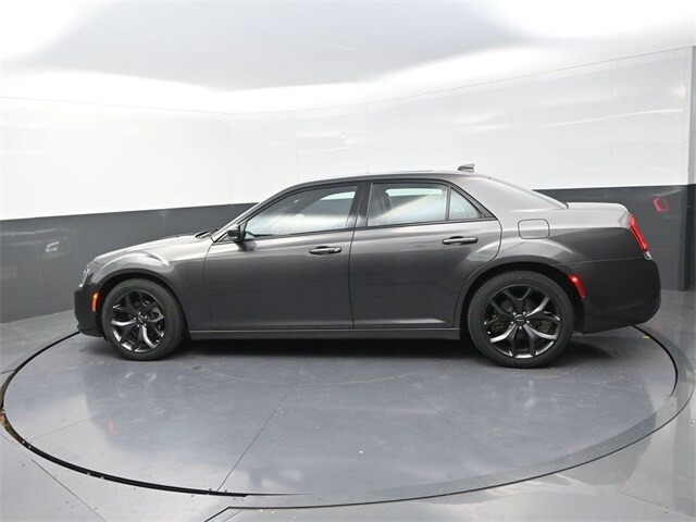 2023 Chrysler 300 S photo 4