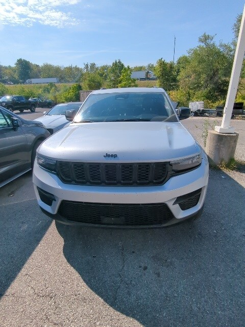 2024 Jeep Grand Cherokee Altitude X photo 3