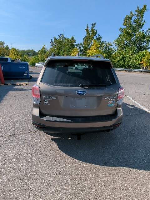 2017 Subaru Forester 2.5i Touring photo 2