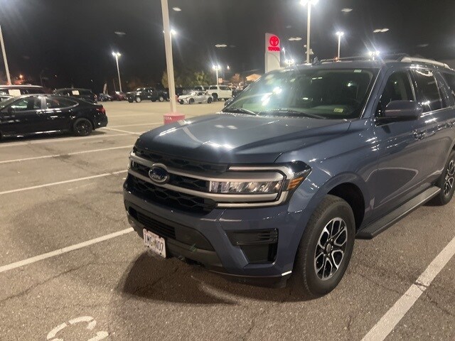 2022 Ford Expedition XLT photo 2