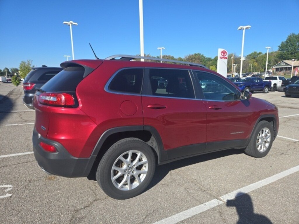 Used 2015 Jeep Cherokee Latitude SUV