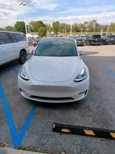 2023 Tesla Model Y Long Range photo 2