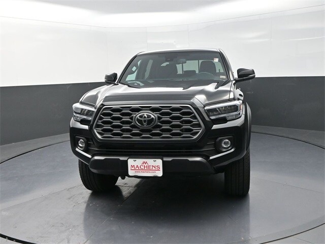 2023 Toyota Tacoma TRD Off-Road V6 photo 2