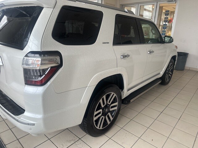 2016 Toyota 4Runner Limited photo 2