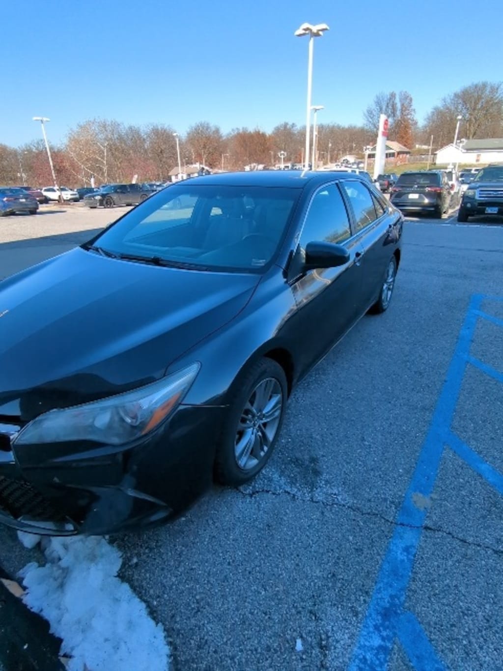 Used 2015 Toyota Camry SE Sedan