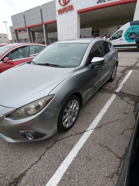 2014 Mazda Mazda3 s Touring Hatchback photo 3