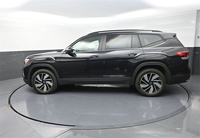 2024 Volkswagen Atlas SE Technology photo 2