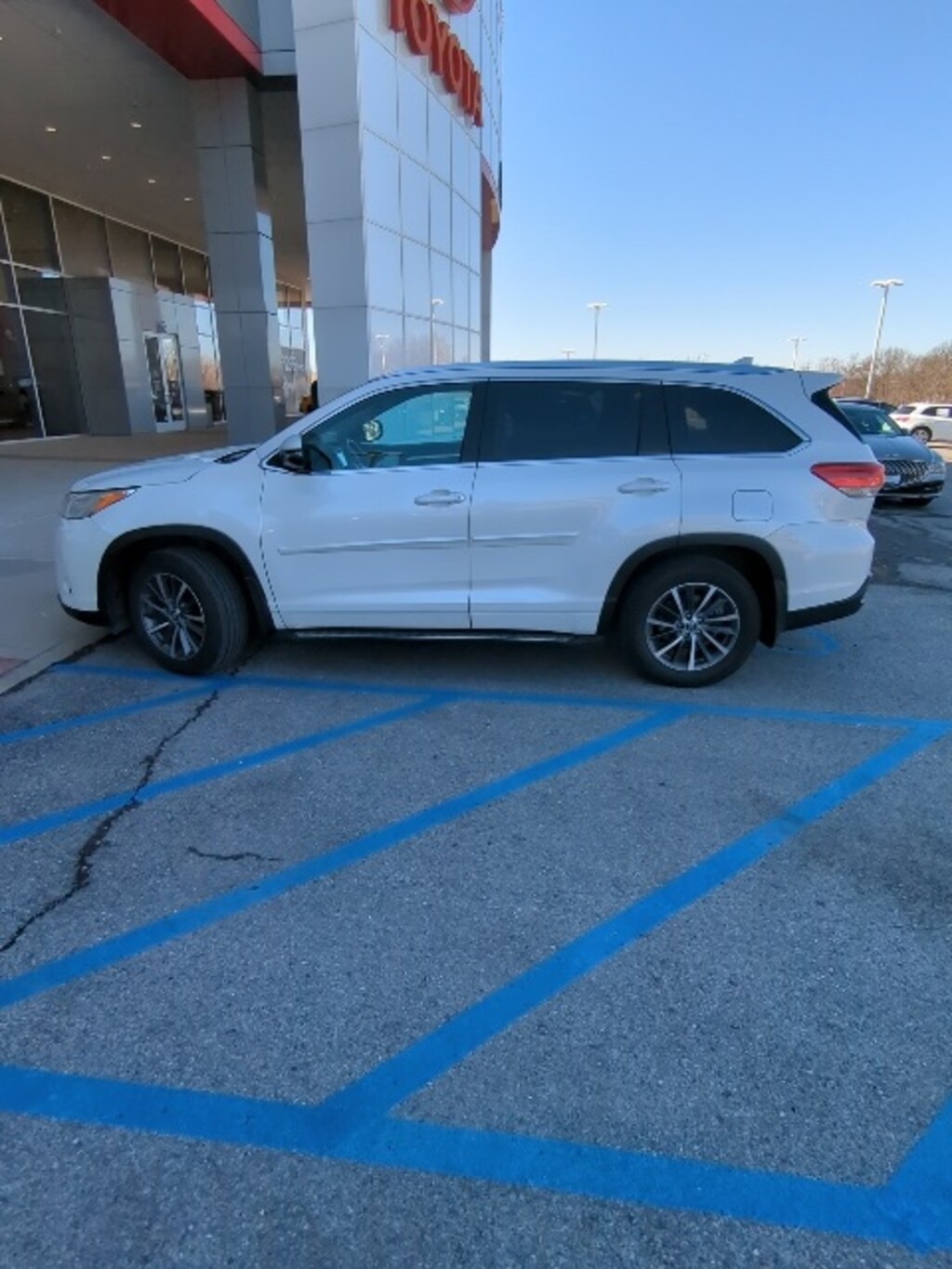 Used 2018 Toyota Highlander XLE SUV