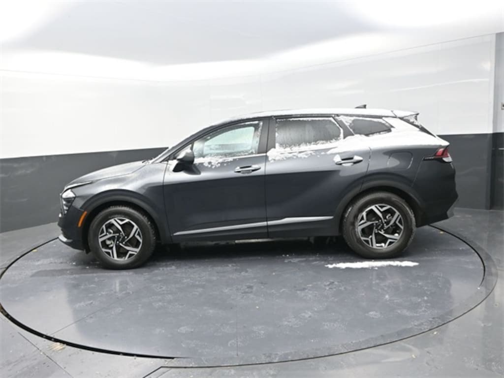 Used 2024 Kia Sportage LX SUV