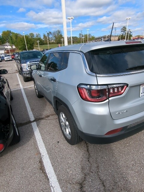 2025 Jeep Compass Sport photo 4
