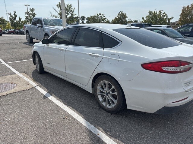 2019 Ford Fusion Hybrid SEL photo 2