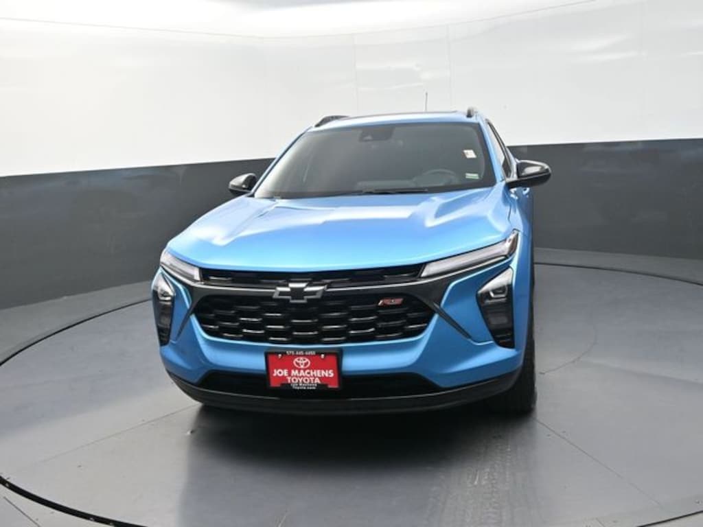 Used 2025 Chevrolet Trax 2RS SUV