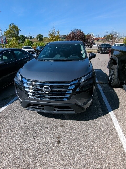 2024 Nissan Rogue SV photo 4