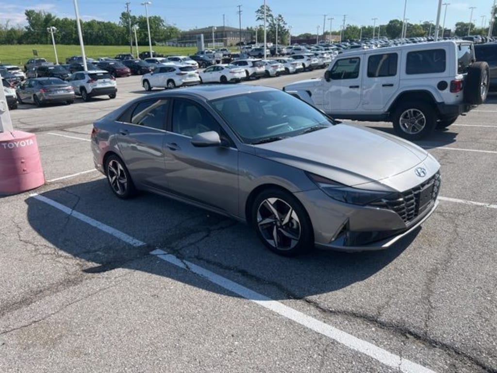 Used 2022 Hyundai Elantra Limited Sedan