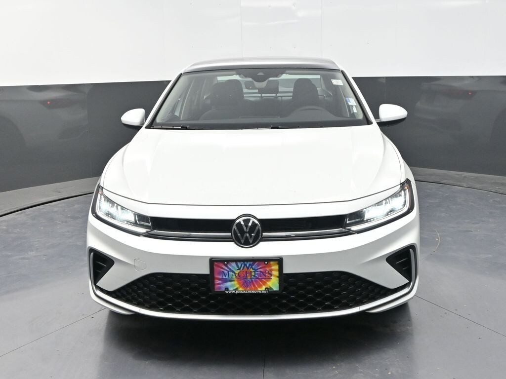 Used 2025 Volkswagen Jetta 1.5T SE Sedan