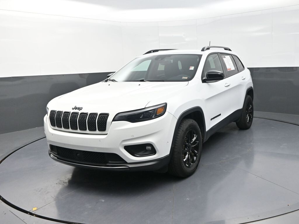 Used 2023 Jeep Cherokee Altitude SUV