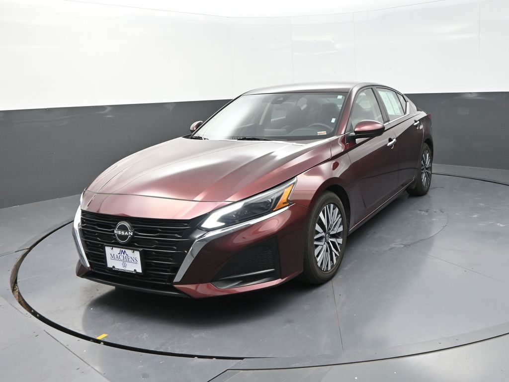 2023 Nissan Altima 2.5 SV photo 2