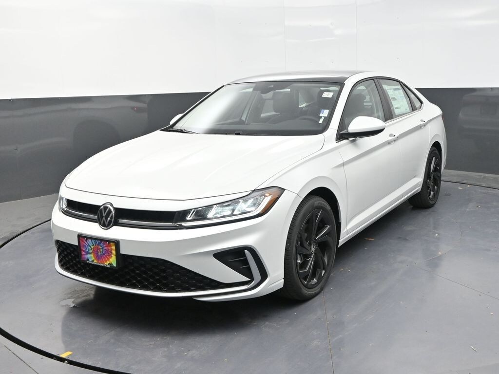 Used 2025 Volkswagen Jetta 1.5T SE Sedan