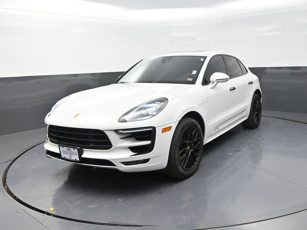 2017 Porsche Macan GTS photo 2