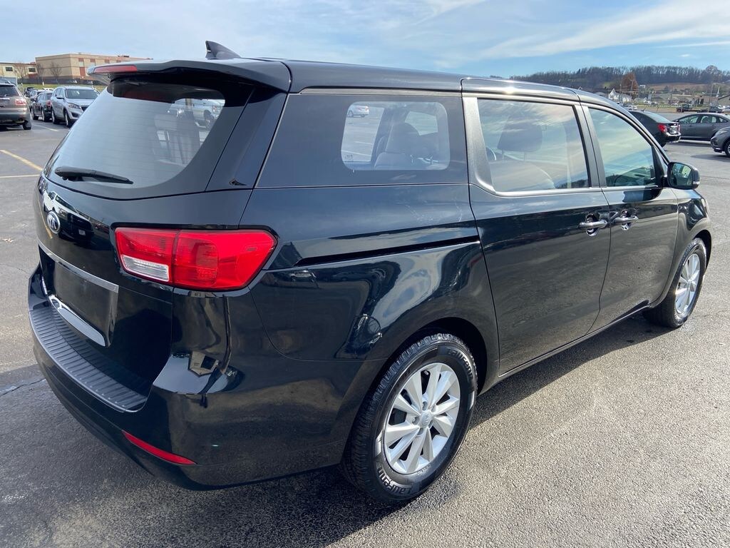 Used 2018 Kia Sedona L Minivan/Van