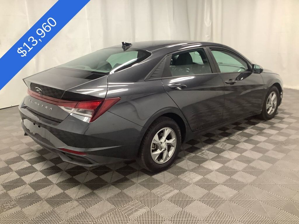Used 2021 Hyundai Elantra SE Sedan