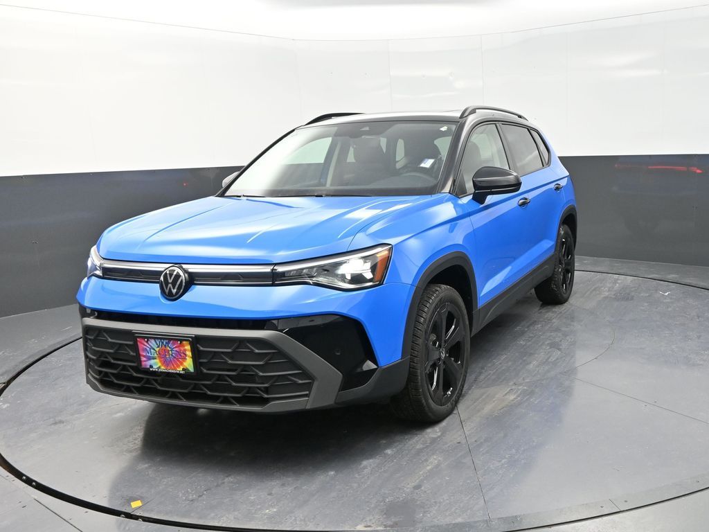 2025 Volkswagen Taos SE photo 3