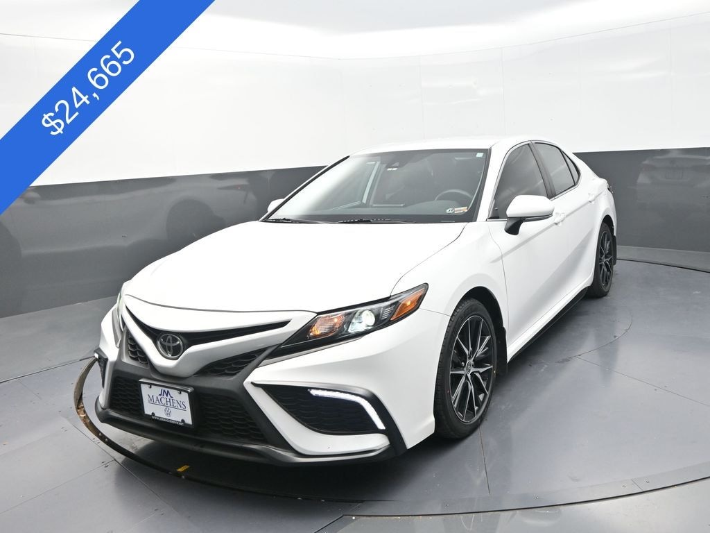 Used 2022 Toyota Camry SE Sedan
